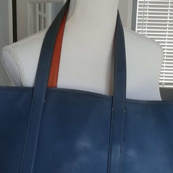 Coach - Picture 5 of 11